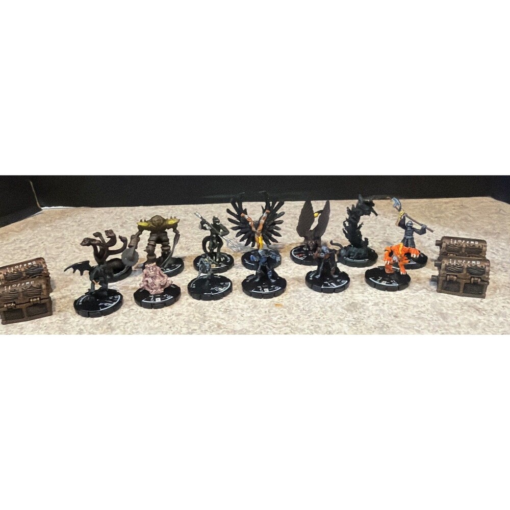 WizKids Clix Lot 17pc HorrorClix Monsters Mage Knight Dungeons Treasure Chests